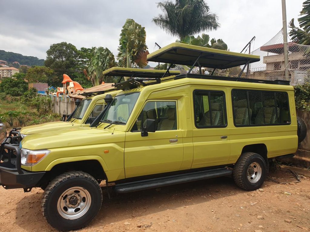 Safari Land Cruiser with Pop-up Roof - exterior view